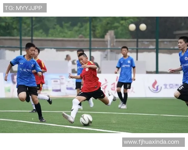 双子座足球明星的魅力与个性解析及其在赛场上的精彩表现 双子座足球明星的魅力与个性解析及其在赛场上的精彩表现