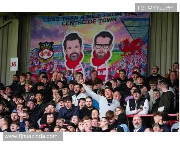 足球明星因不当行为被俱乐部开除引发广泛关注与讨论